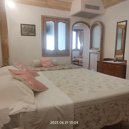 Maristella Apartament *