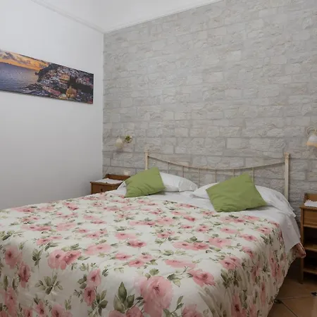 Maristella Apartment *